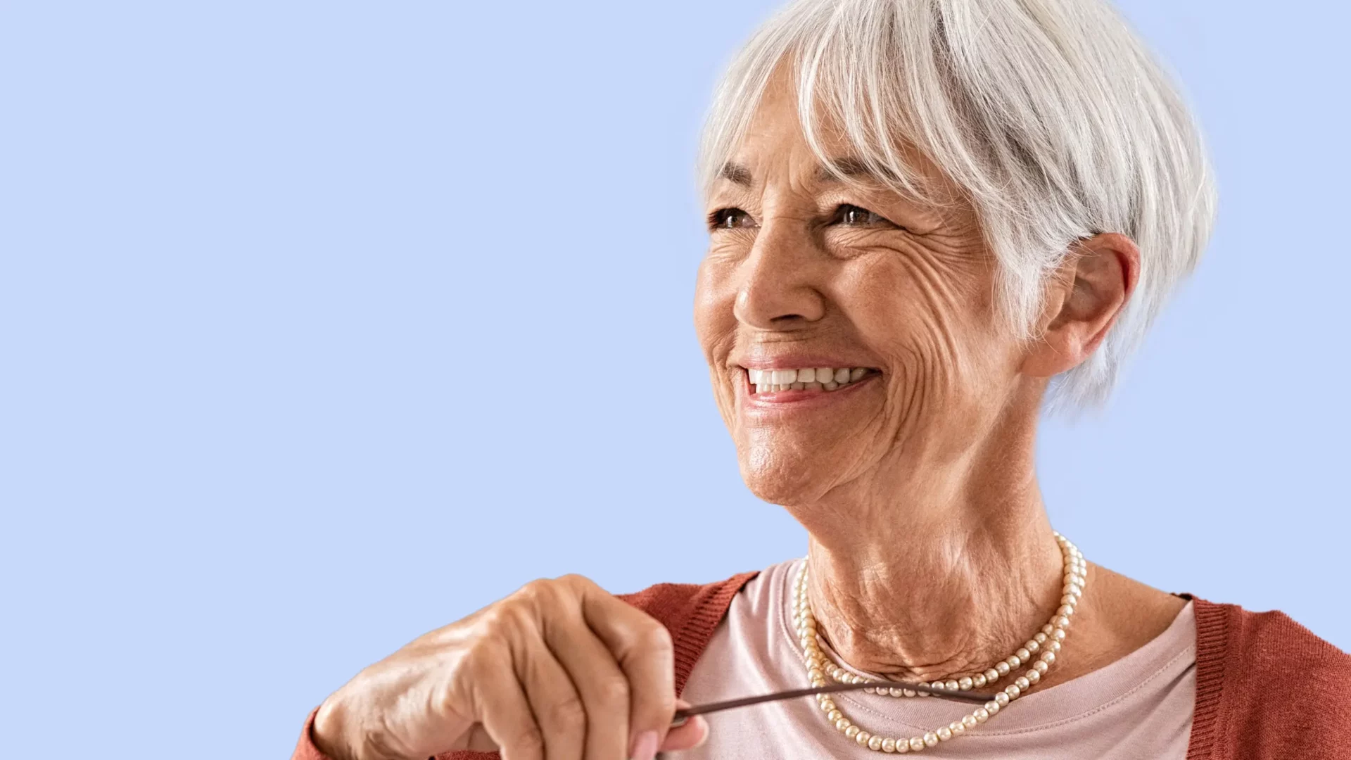 blankweiss - ältere Patienten lächelt