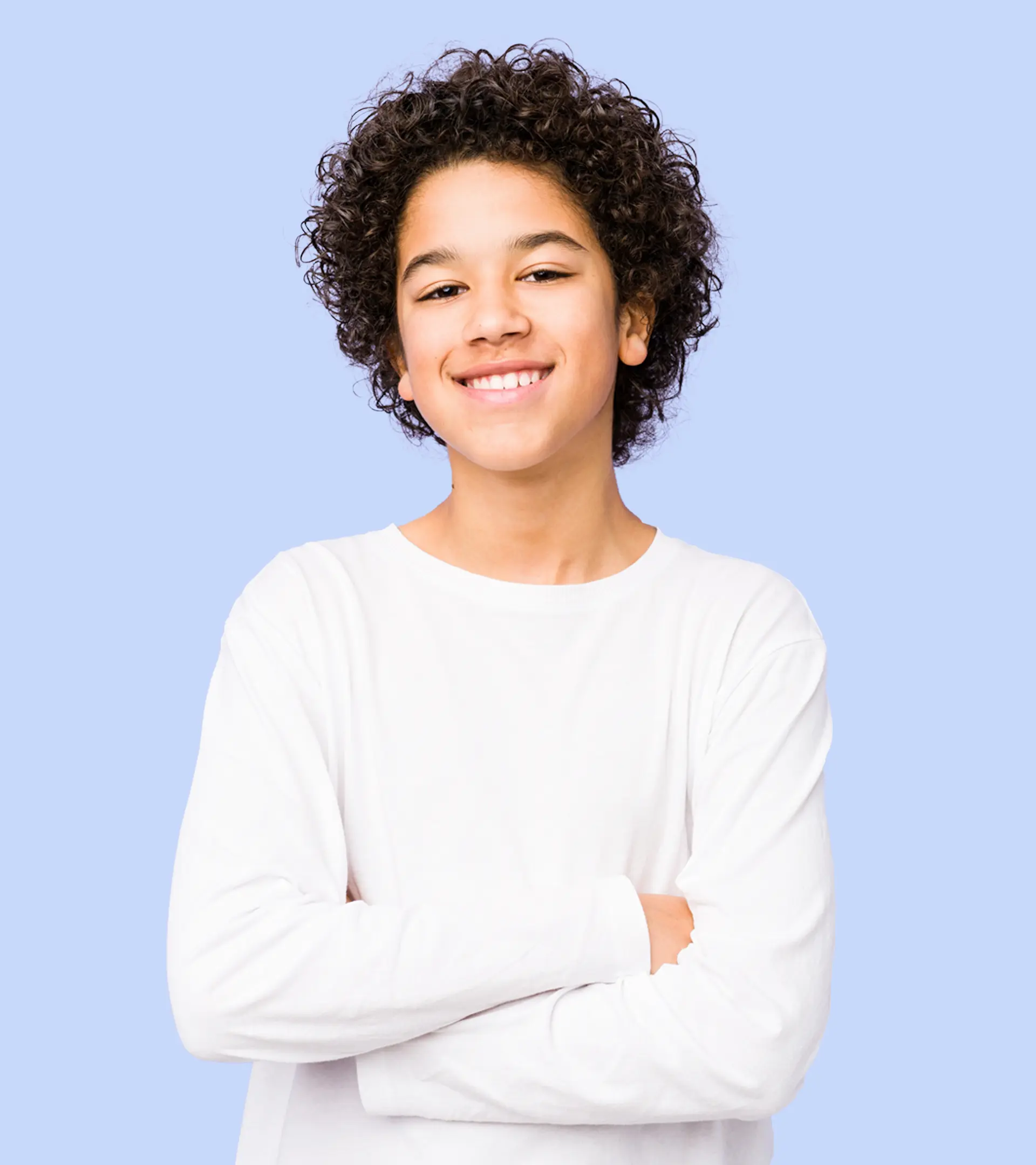 blankweiss - Jugendlicher selbstbewusst am lächeln