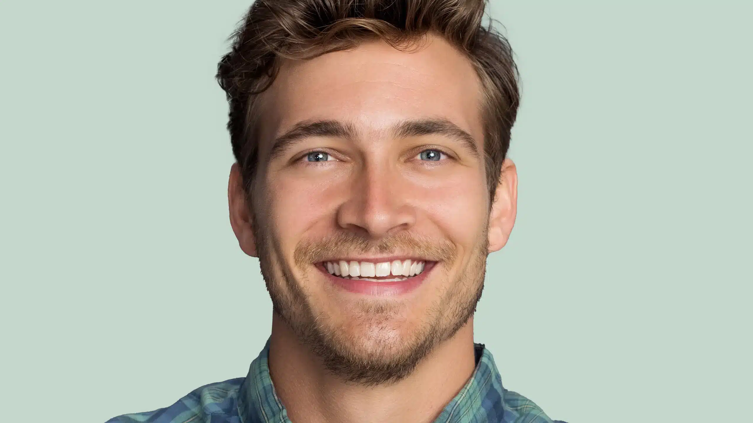 blankweiss kontakt - Lächelnder Patient